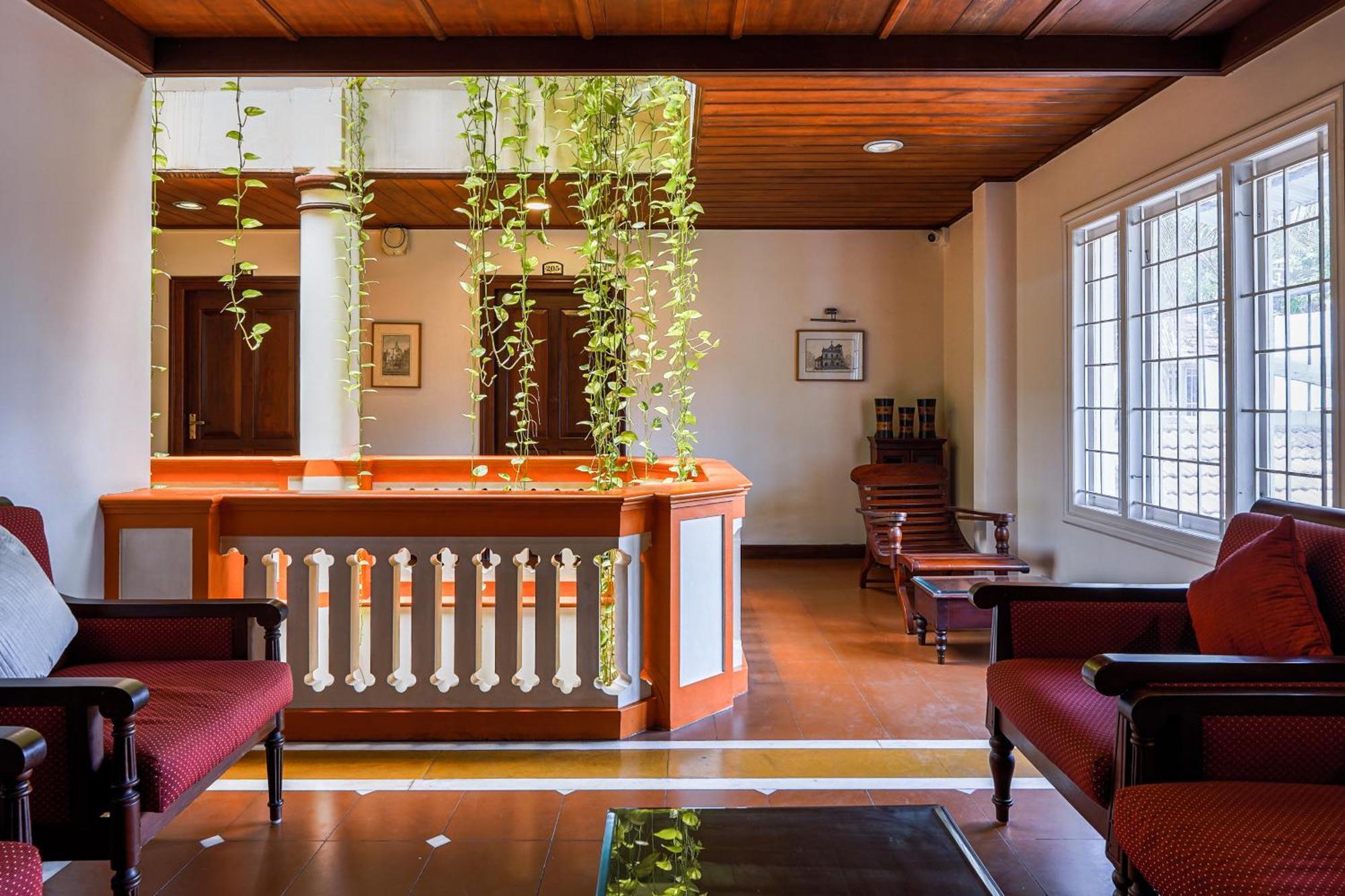 Hotel Arches Kochi Bagian luar foto